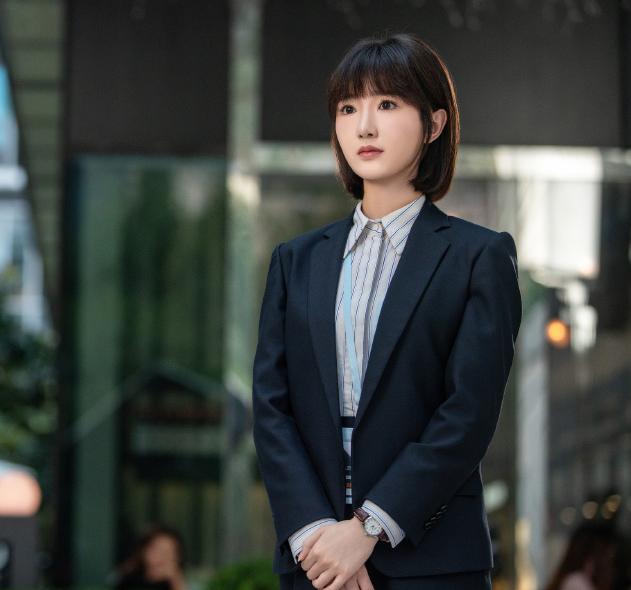 钟晓芹的"三十"减龄穿搭,你get到了吗