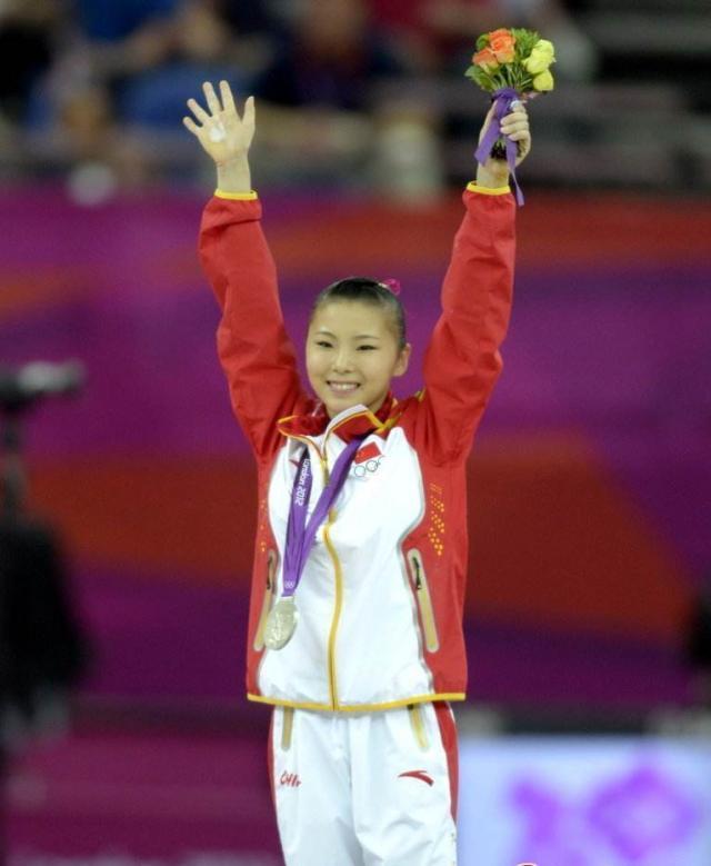 最美高低杠公主退役后二次发育变化大27岁逆袭成女神美出天际