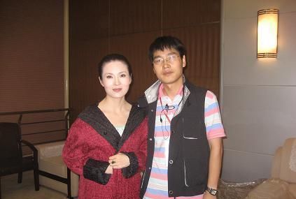 罗晰月:曾主持央视《鉴宝》,走红后遭人妒忌,被传是王刚妻子