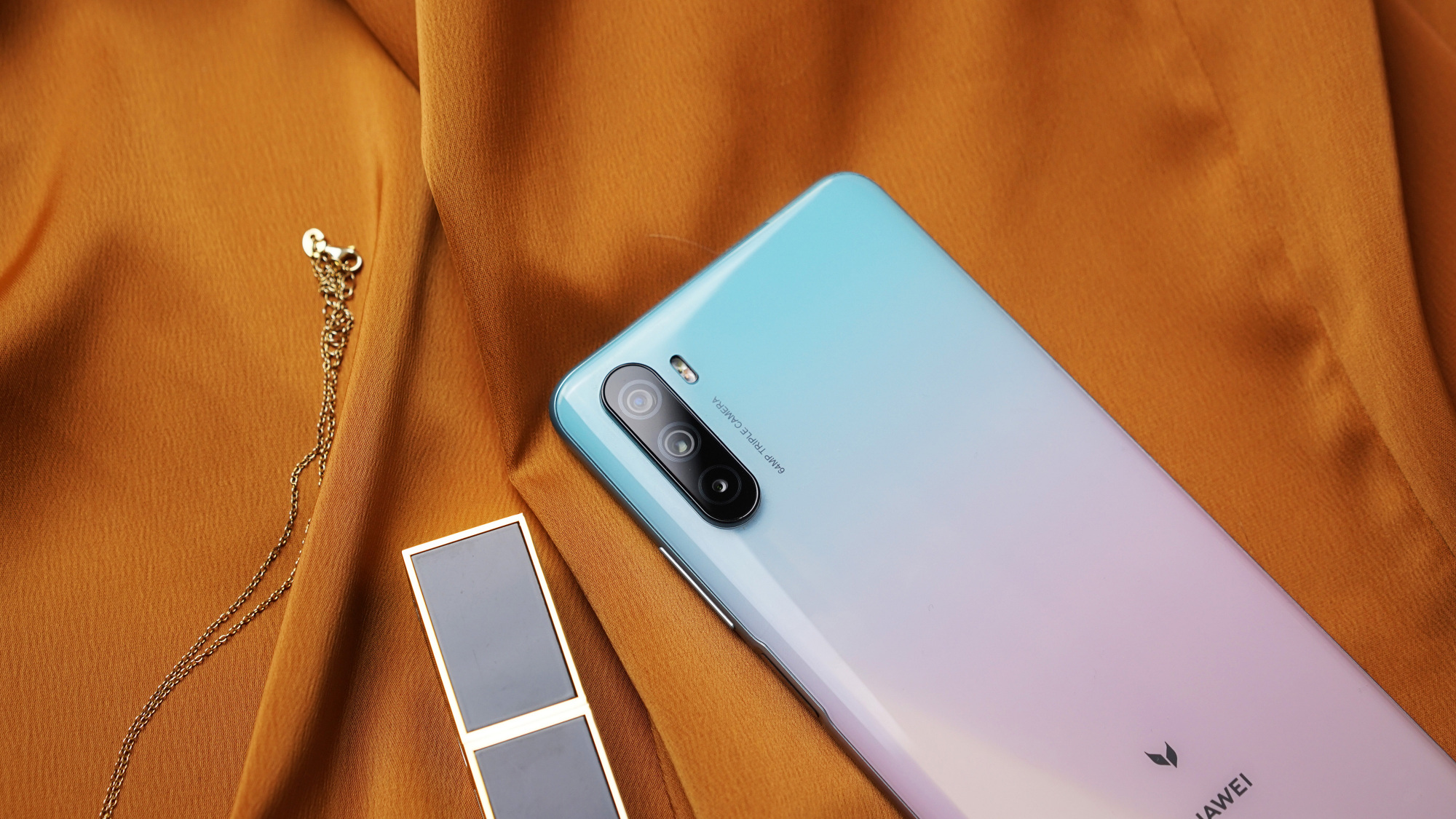 华为麦芒9图赏6400万后置三摄225w快充2199元起香不香