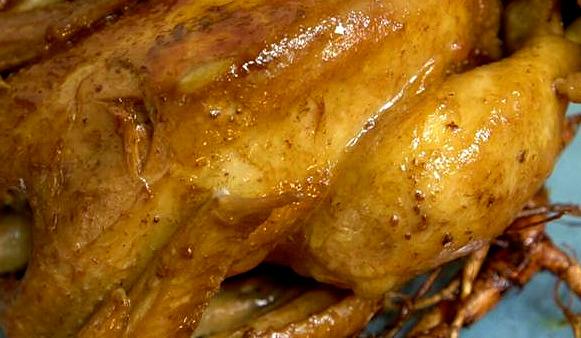 大厨教你懒人"五指毛桃焗鸡"家常做法,鲜香嫩滑多汁
