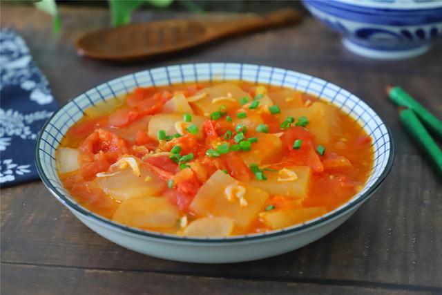 夏天西红柿和冬瓜是绝配,5元炒一盘,解暑开胃又营养,百吃不腻