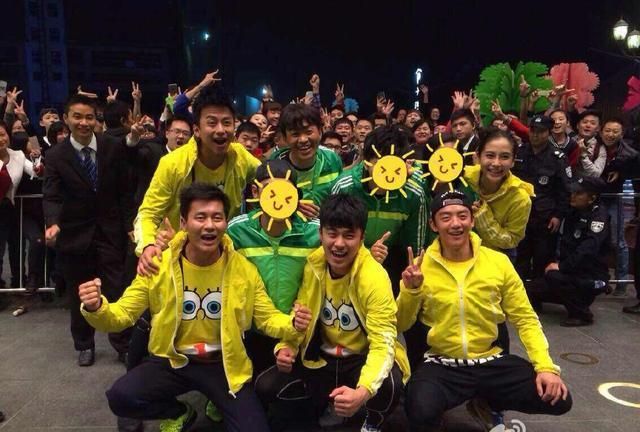 《奔跑吧》迎来一百期,跑男家族别样重聚,李晨baby激动落泪|李晨|家族