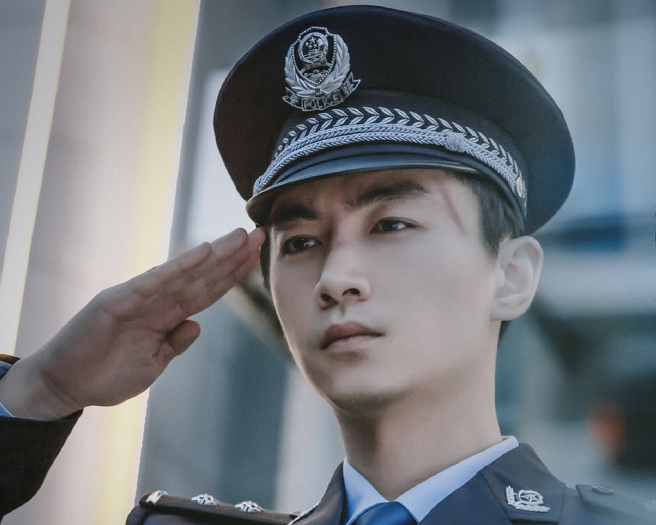 冰雨火晒定妆照王一博高冷帅气我却注意最后一位主演