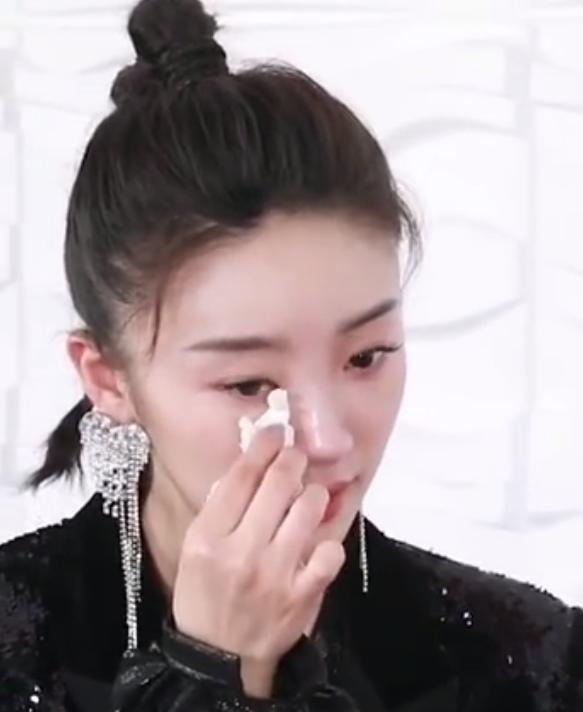 张萌炮轰林有有之后扮演者张月被骂更凶现场情绪失控委屈落泪