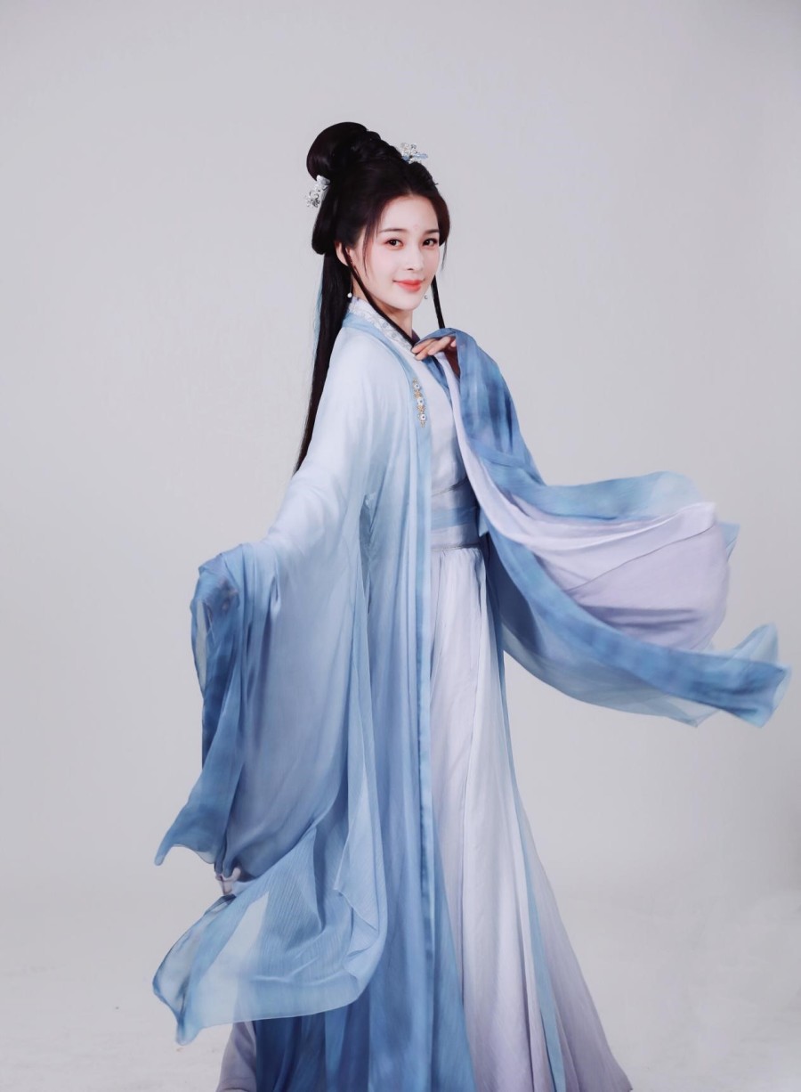 《琉璃》赵樱子饰演清榕 实力演绎深入人心