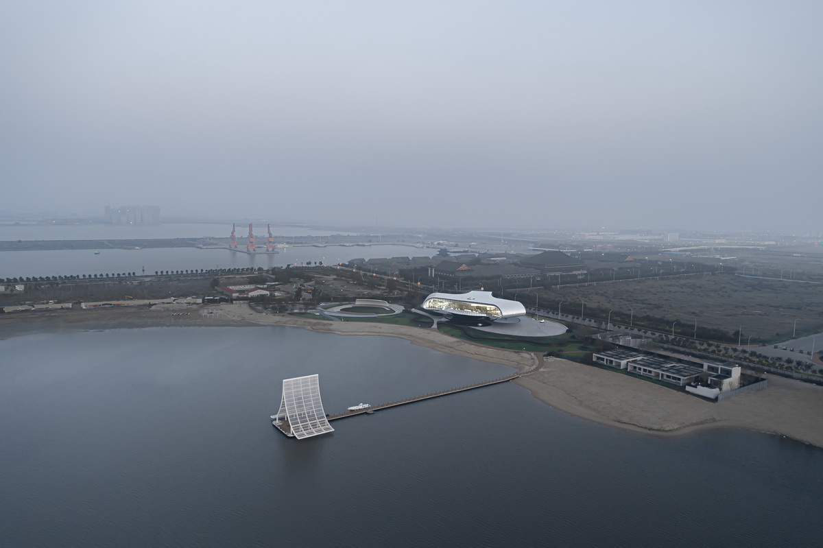 场域空间与艺术镜像:世茂 · 浪花艺术馆 / 北京日清建筑设计