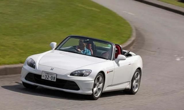 唏嘘的是 S00也已经是年前的车子了 新浪汽车