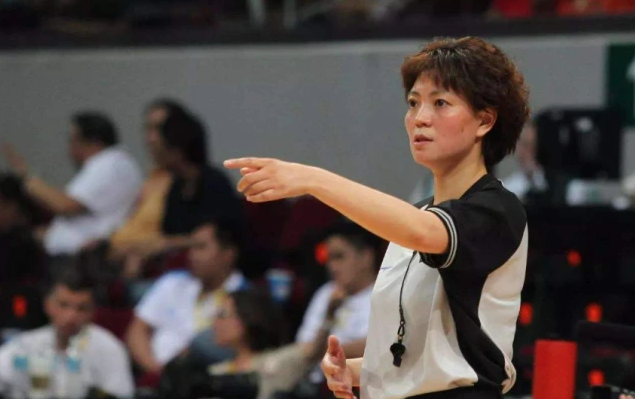 曾和巩晓彬相爱九年,如今年过半百仍单身|巩晓彬|李昕|cba_新浪新闻