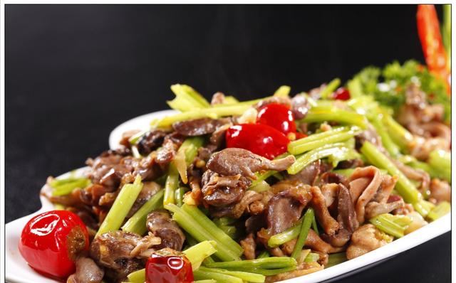 美食推荐芹黄炒什件就是鸡杂鸡胸里面的内脏