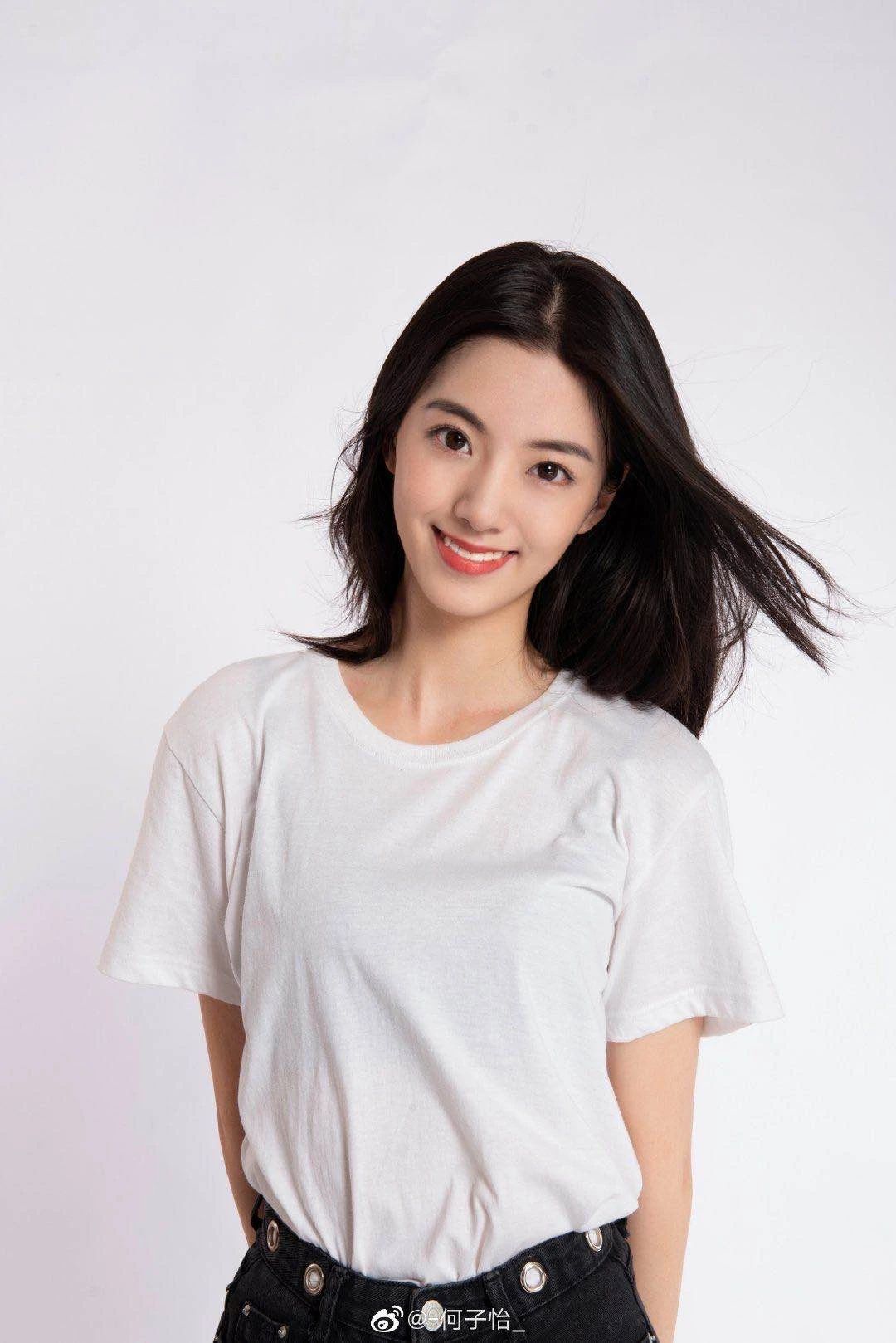 北电表演专业第二十六名"何子怡"希望这个笑起来有点暖的男孩在大学