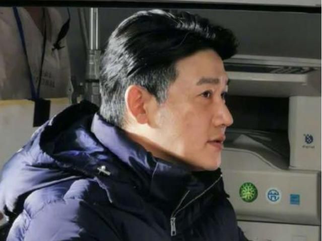 44岁陆毅近照曝光,虎背熊腰完全变了样,粉丝都认不出来是谁