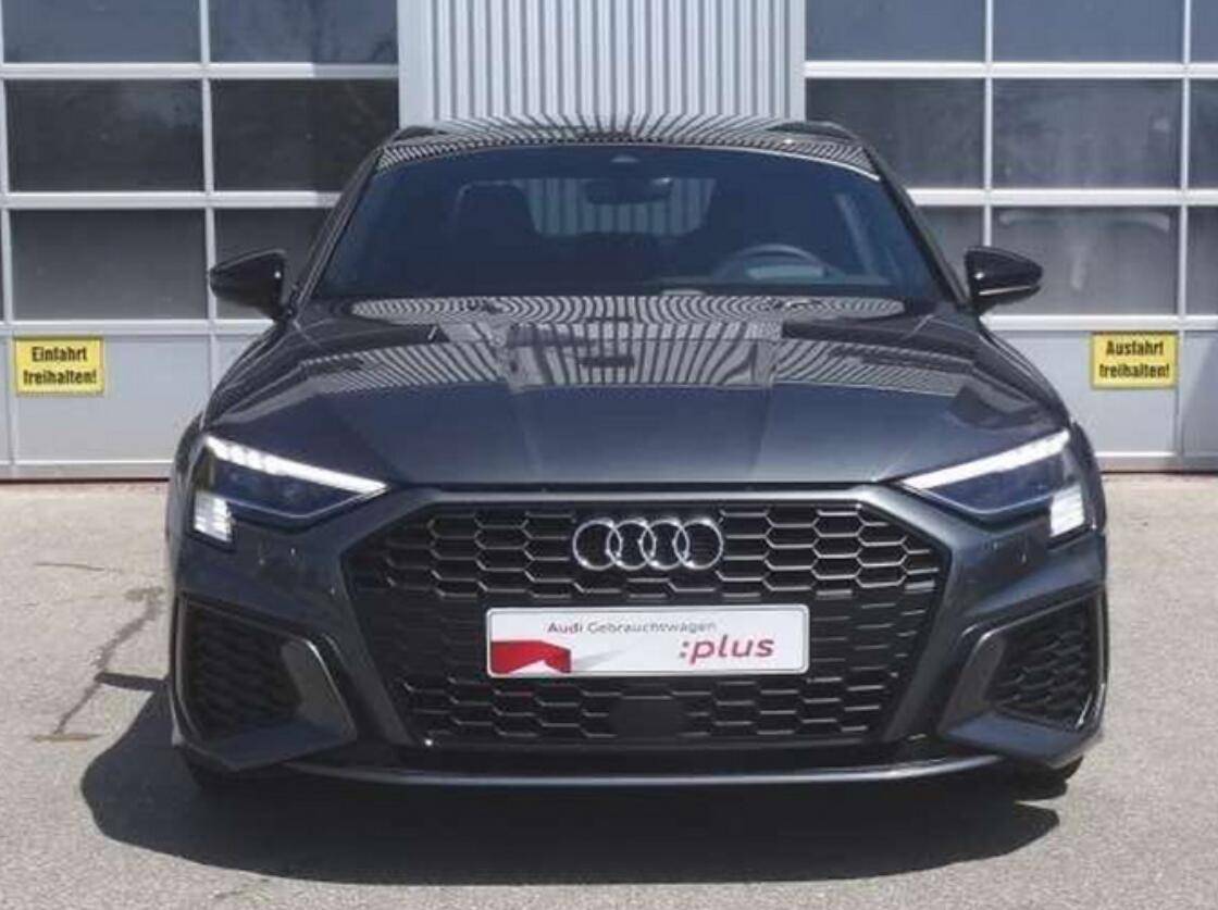 奥迪全新a3三厢版海外实拍有望于2021年国产上市