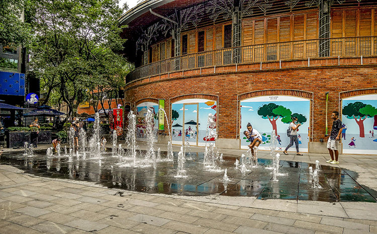 "武汉天地"商业街烟火气渐浓,在这里逛街,购物,品美食心情好