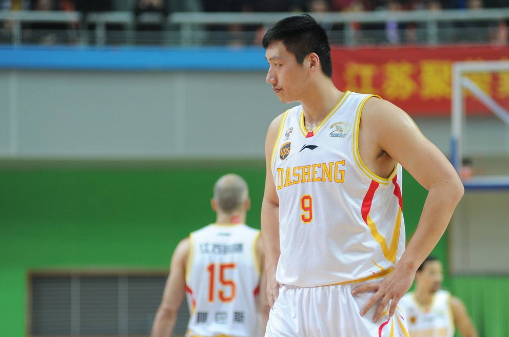 38岁唐正东近况:曾被誉为中国奥尼尔,如今身价上亿成老总|唐正东