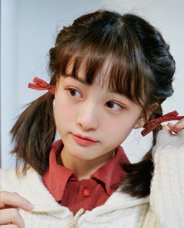 厌倦了各种烫染剪不如来一款可盐可甜可性感的双马尾发型吧