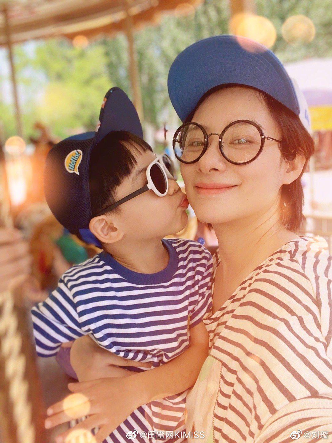 刘璇微博晒照宣布二胎生女喜讯发文妹妹来啦