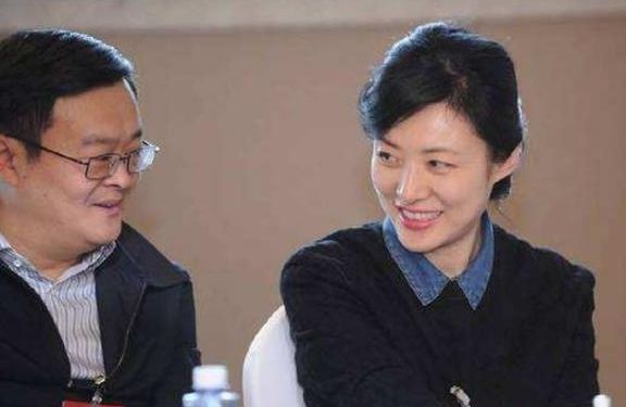 央视一姐周涛已经结婚了?老公竟然是他,孩子都15岁了