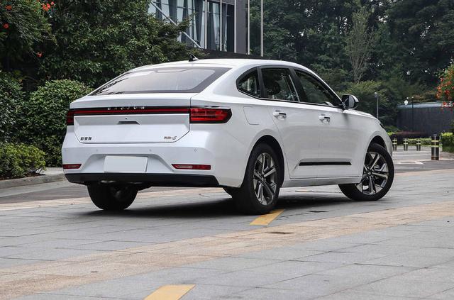 轿车/旅行车齐发 新宝骏rc-5/rc-5w上市售5.98万起