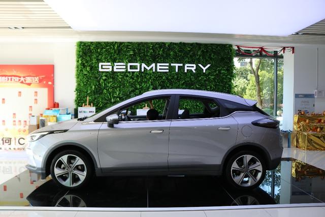 12.98万起的长续航纯电suv 实拍性价比之星 几何c