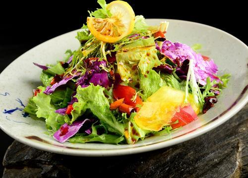 手撕大拌菜很多人都做错了难怪出水不好吃大厨这样做才对