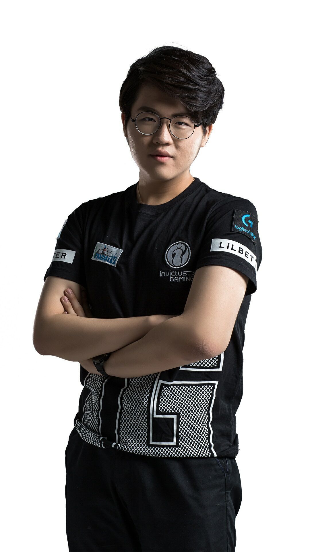 姿态回忆自己"作弊"经历:德杯对战ig时,耳机能听到对面声音