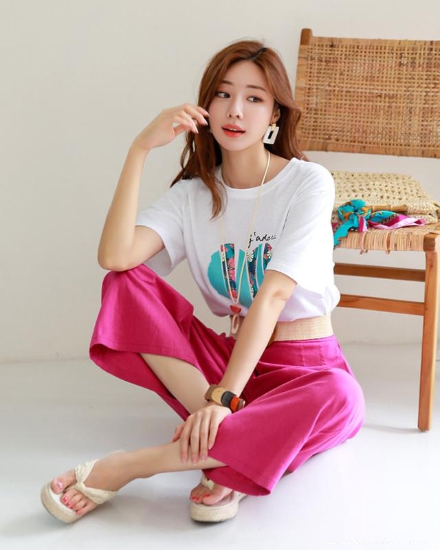 人像摄影中拍摄全身照一定要挺胸收腹吗不同题材不同对待