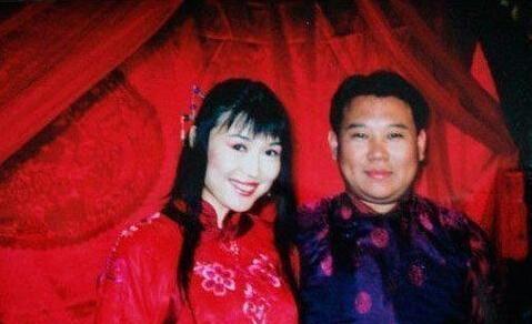 2000年,胡中惠抛下穷酸郭德纲和4岁儿子,远赴日本,今后悔吗?|胡中惠|郭德纲|婚姻_新浪新闻