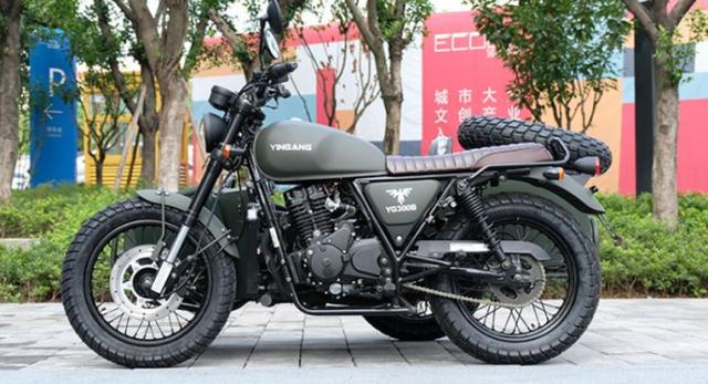 国产制造复古边三轮摩托车,配置少动力低,谁给它的勇气卖3.28万