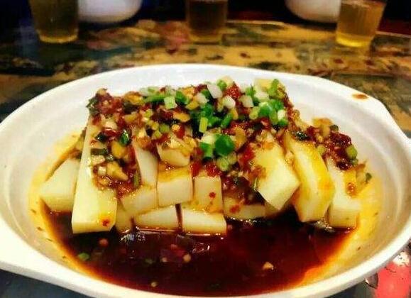川式米豆腐,麻辣驴肉,巧拌四丝,洋葱拌兔肉等几道凉菜家常做法
