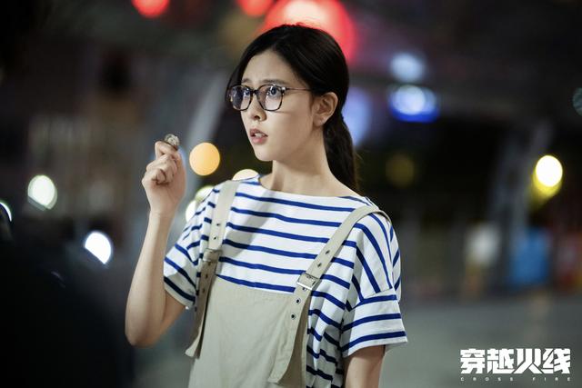 宋妍霏穿越火线主动告白靠肩睡额头吻甜蜜升级