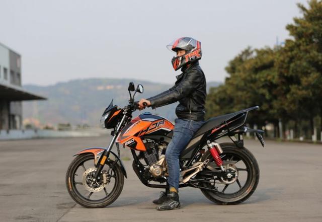 家用载货实用街车250级发动机125kw前后碟刹配cbs不到九千