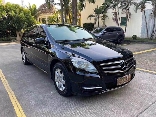 13年奔驰r350售价9万线条流动车身宽绰更具王者气势