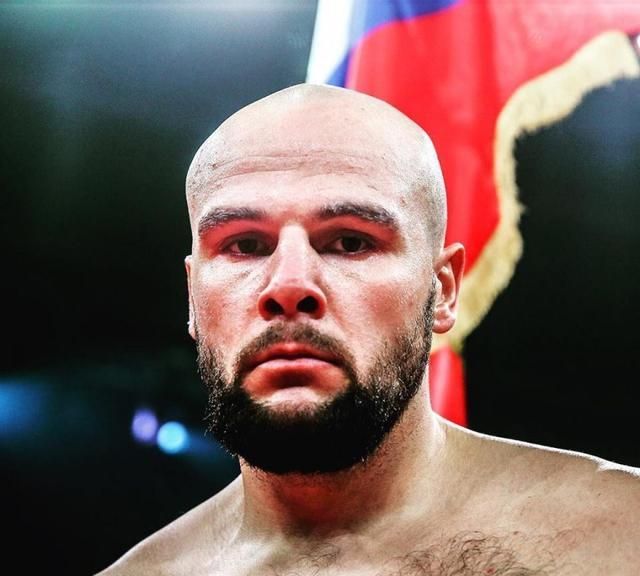 重量级较量——马丁-巴克莱(martin bakole)vs谢尔盖-库兹明(sergey