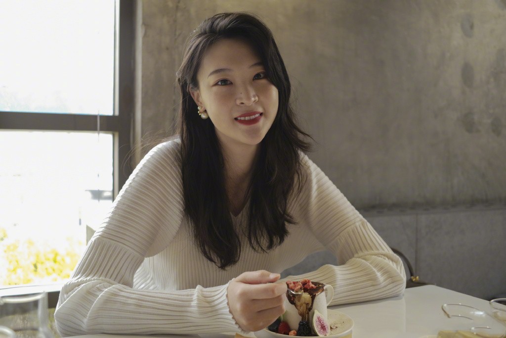 人美心善惠若琪,退役2年人气不降反升,自掏50万为运动员谋福利