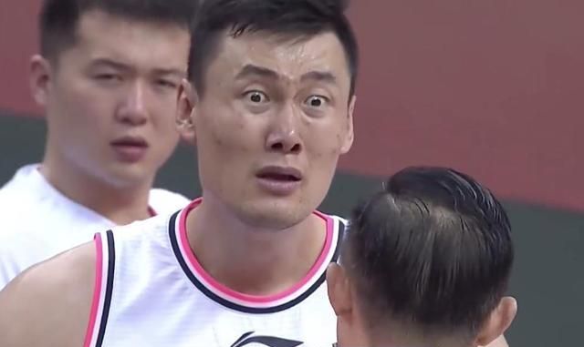 五官集合成表情包原声回放苏伟罚下时说了啥有队友笑出大板牙