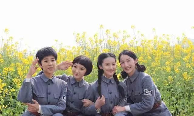 《亮剑3》毁经典:忍得了发胶和裙子,你看主角拿的啥水杯?