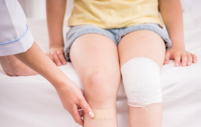 孩子腿部有这2个特点大长腿跑不了你的孩子有吗