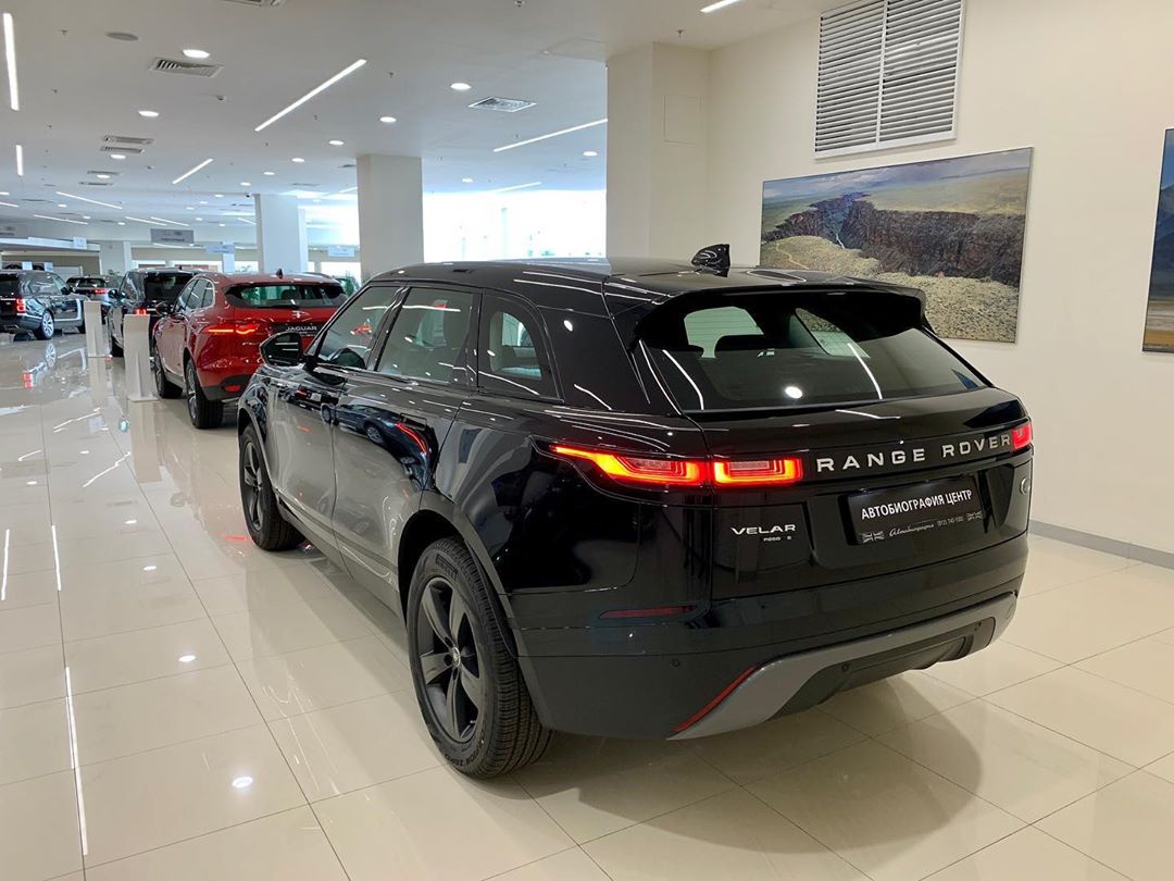 全新路虎揽胜星脉实车 全黑的设计