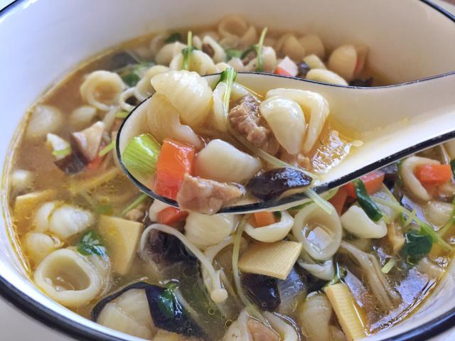 巨好吃肉丁猫耳朵面简单易做隔几天就想吃一顿这山西汤面