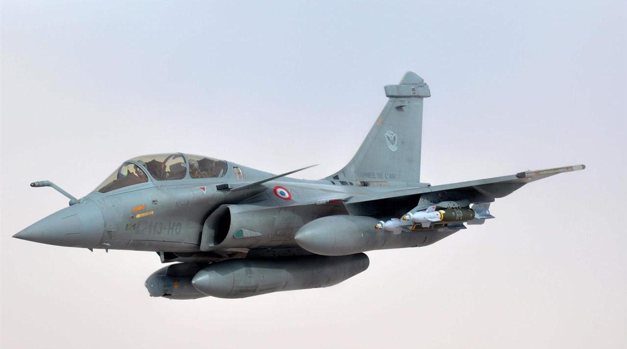 印度人高兴的太早了,5架阵风刚到货就掉漆,不需要歼20就可碾压