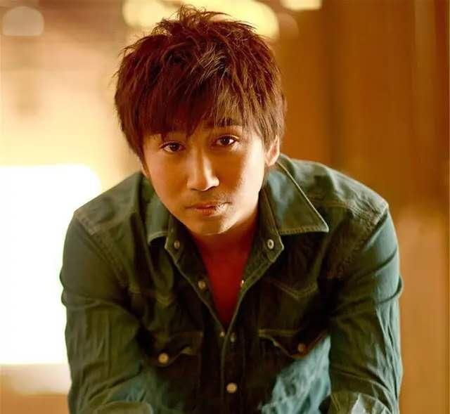 沙宝亮:从"耍杂技"到一线歌星,经历重重磨难,今却活成了这样