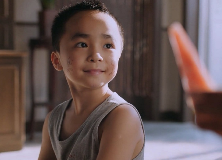 以家人之名心疼贺子秋从小被抛弃为了李爸不再辛苦选择出国