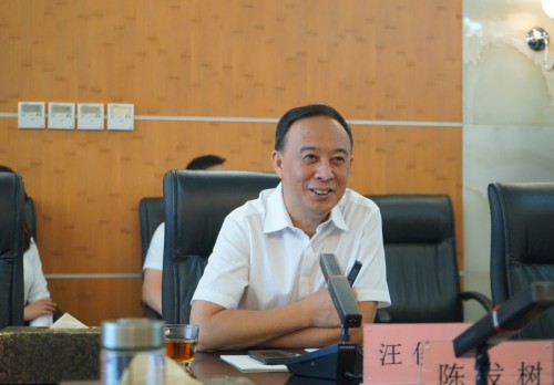 相互支持合力共赢 郎酒汪俊林率队走进云南白药