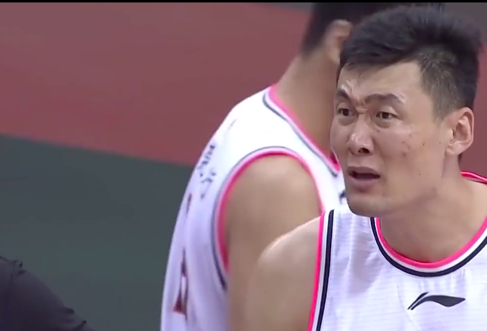 五官集合成表情包原声回放苏伟罚下时说了啥有队友笑出大板牙