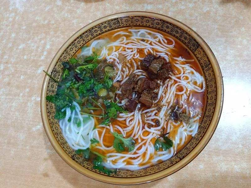 四川南充小吃"南充米粉",柔韧顺滑,是南充人念念不忘的味道!