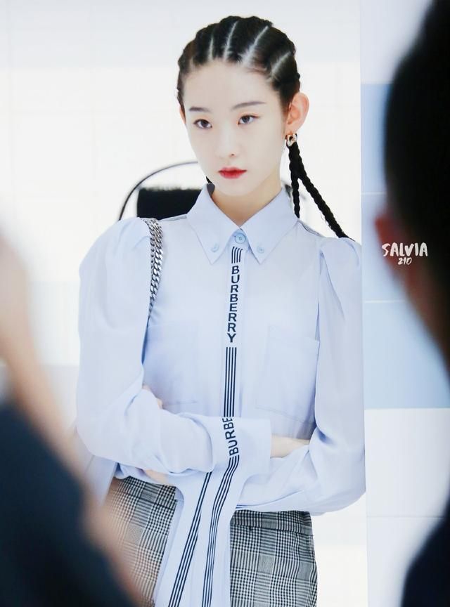 那就是让男孩子去穿女装,tfboys遭遇过,时代少年团也遭遇过,tf家族三