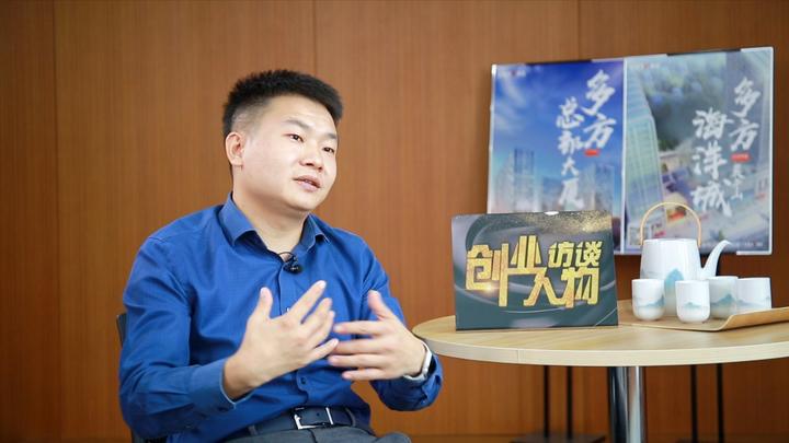 曹毅西湖边的景德镇文创瓷器