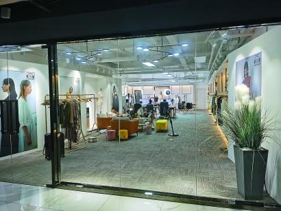 电商直播的“宇宙中心”：方圆3公里有上万主播