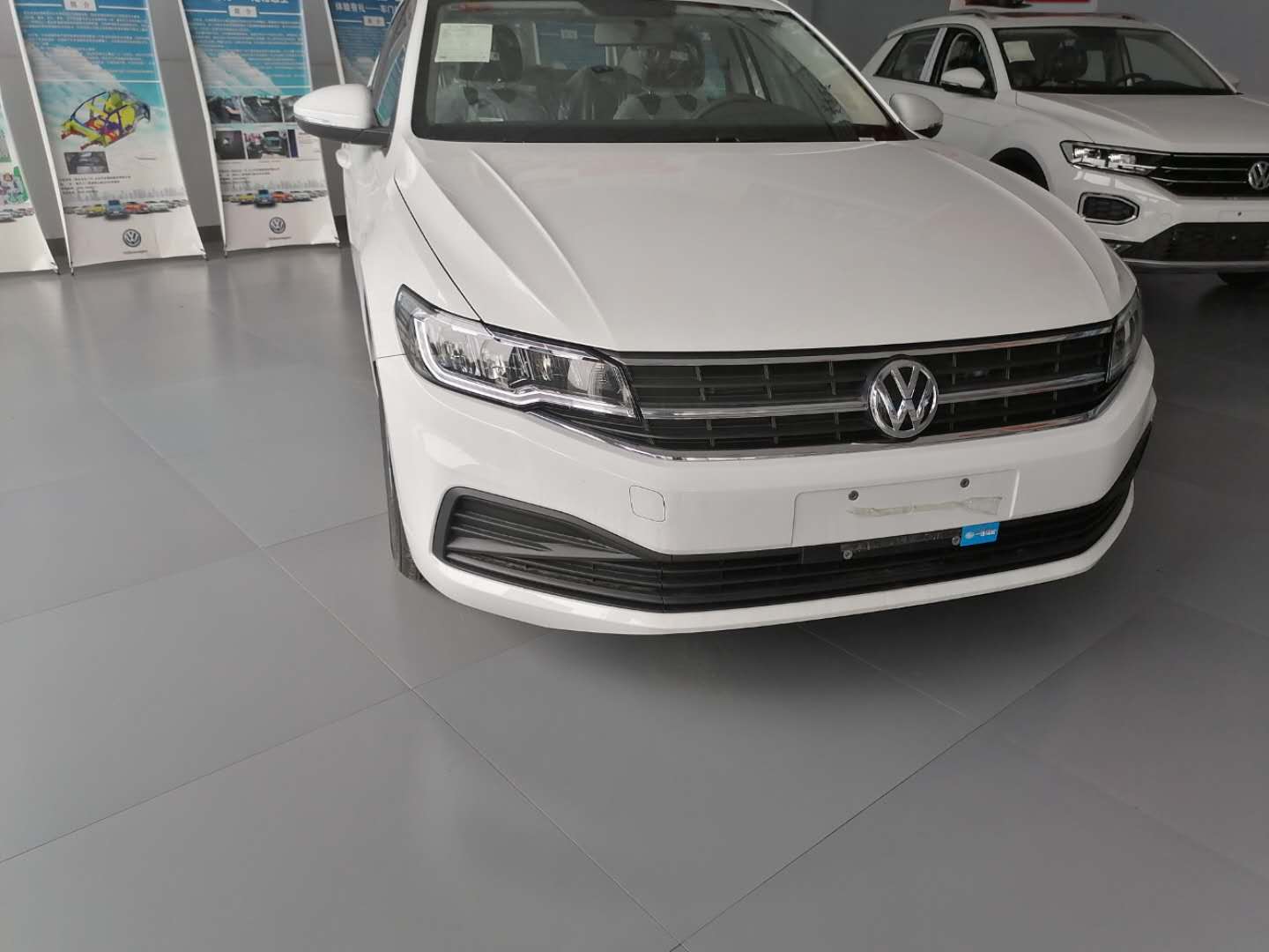 全新大众宝来到店实拍 外观耐看内饰经典